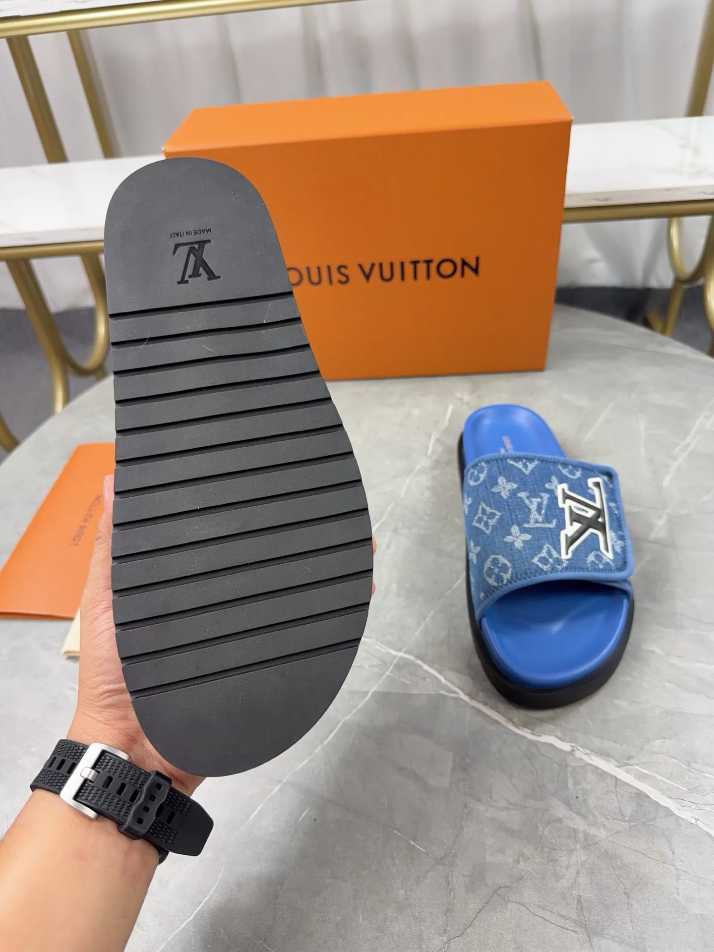 Men's Men's Shoes 💰380💰 🌈LV | Louis Vuitton ²⁰²³ 𝐬𝐬 🧡💚2025 Spring and Summer New Style Top Version‼ ️The original version is the same. The counter specializes in the latest straw slippers. Hard goods are new🆕 ❥Purchase level! Full of high-end feel! A popular model among bloggers at home and abroad, it’s retro and fashionable, and looks stunning on your feet! Mainly recommended models on the official website★ ━━━━━ ЅᏇєєt ━━━━━ ▪️Upper: original customized cowhide fabric ▪️Inner: cow lining ▪️Outsole: high-end rubber outsole ▪️Shoe size: 35-47 (46-47 customization is not returnable)